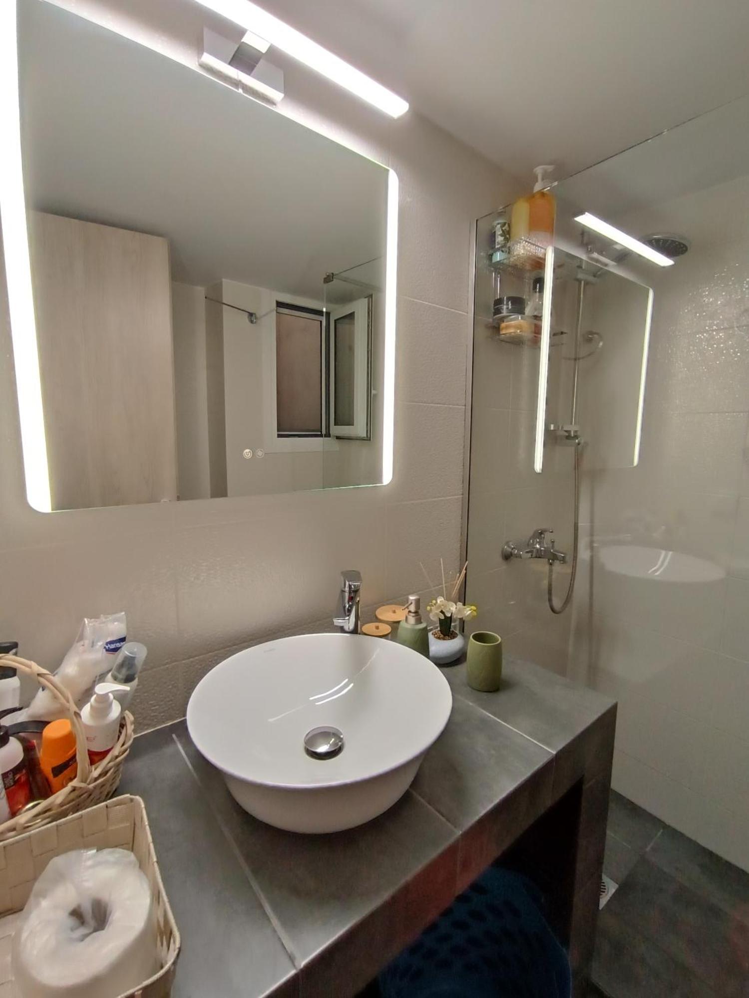 Luxury & Spacious Apartment In Афіни Екстер'єр фото