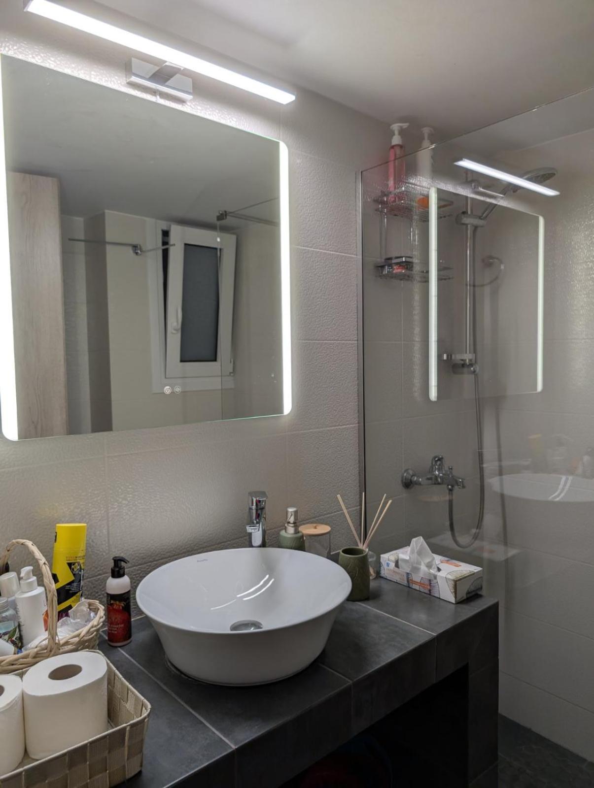 Luxury & Spacious Apartment In Афіни Екстер'єр фото